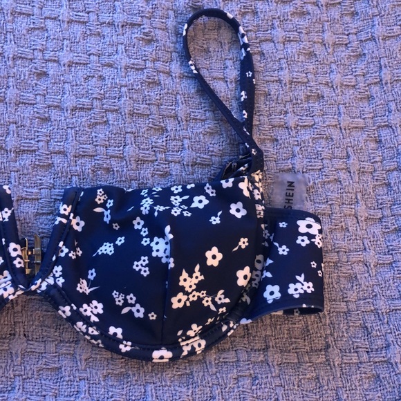 shein swim top 🌞 - Picture 2 of 4